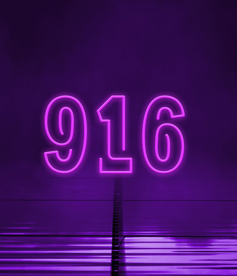 916