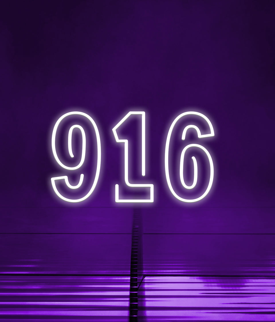 916
